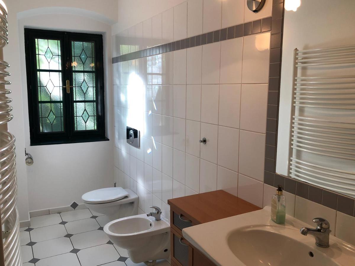 Dum V Zahrade Lägenhet Písek Exteriör bild